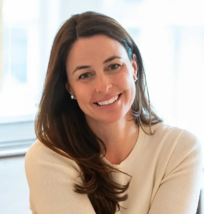  Portrait of Lisa Garnett 